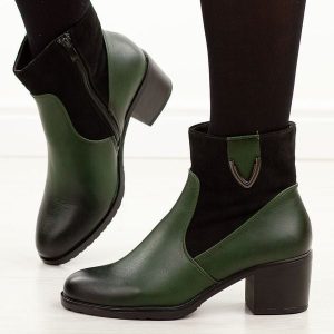 Zielone botki damskie na obcasie M.Daszyński Sa128-39. Zielone botki M.Daszyński, bez wzorów, ze skóry, bez obcasa, na obcasie, bez zapięcia. Za 199,00 zł.