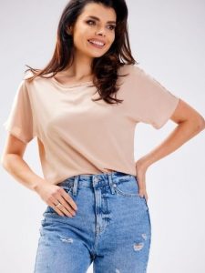 Bluzka Model A588 Beige - awama. Brązowe bluzki Awama, l, bez wzorów, z wiskozy, eleganckie, bez kołnierzyka, bez ramiączek. Za 173,72 zł.