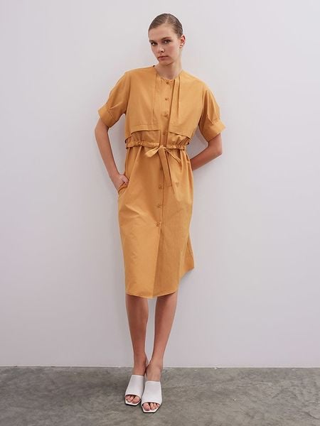 BGN Sukienka w kolorze karmelowym rozmiar: 38. Brązowe sukienki BGN, na co dzień, bez wzorów, bez kołnierzyka, bez ramiączek, midi, proste. Za 96,14 zł.