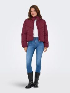 ONLY Kurtka przejściowa w kolorze bordowym rozmiar: XL. Czerwone kurtki ONLY, xl, bez wzorów, bez kaptura. Za 140,53 zł.