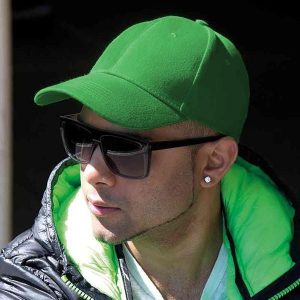 6panelowa Czapka Z Daszkiem Unisex Memphis. Czarne czapki RESULT, bez wzorów, z bawełny. Za 27,99 zł.