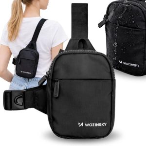 Mini saszetka na ramię Wozinsky wodoodporna dwukomorowa na zamek czarna. Czarne nerki i saszetki WOZINSKY, bez wzorów. Za 49,99 zł.