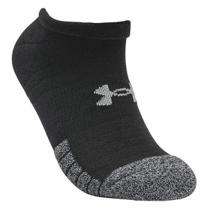 Skarpety Damskie HeatGear NoShow (zestaw 3 Sztuk). Czarne skarpetki Under Armour, bez wzorów. Za 80,99 zł.