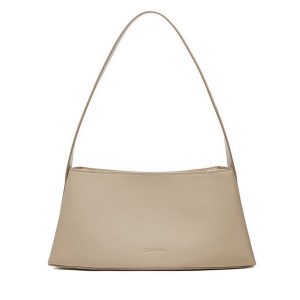 Torebka Calvin Klein. Brązowe torebki klasyczne Calvin Klein, bez wzorów, bez dodatków. Za 399,99 zł.