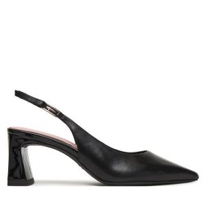 Czółenka Tamaris. Czarne czółenka Tamaris, bez wzorów, bez obcasa, bez zapięcia. Za 369,99 zł.