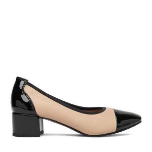 Czółenka JENNY. Brązowe czółenka Jenny, bez wzorów, bez obcasa, bez zapięcia. Za 119,99 zł.