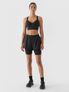 4F Spodenki treningowe 2w1 szybkoschnące damskie - szare S. Szare spodenki sportowe 4f, s, bez wzorów, z dzianiny, z podwyższonym stanem, do biegania. W wyprzedaży za 59,99 zł.