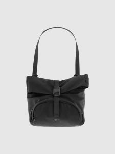 4F Saszetka crossbody uniseks - czarna Uniwersalny. Czarne nerki i saszetki 4f, bez wzorów, z dzianiny. W wyprzedaży za 59,99 zł.
