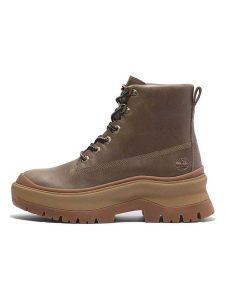 Timberland Skórzane kozaki zimowe "Roxie Lane" w kolorze ciemnobrązowym rozmiar: 38,5. Brązowe kozaki Timberland, na zimę, bez wzorów, bez obcasa, bez zapięcia. Za 433,83 zł.