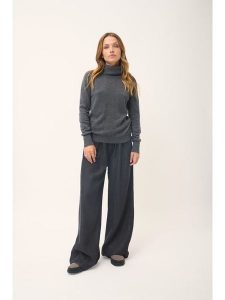 Just Cashmere Kaszmirowy golf w kolorze antracytowym rozmiar: M. Czarne golfy Just Cashmere, bez wzorów, z kaszmiru. Za 413,99 zł.