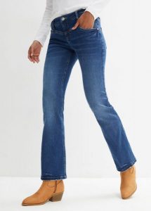 Dżinsy ze stretchem o kroju bootcut, mid waist. Niebieskie jeansy bonprix, bez wzorów, z jeansu. Za 129,99 zł.