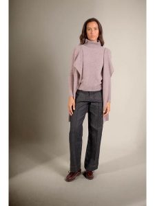 Perfect Cashmere Kaszmirowy kardigan "Abigail" w kolorze fioletowym rozmiar: XL. Różowe swetry oversize Perfect Cashmere, xl, bez wzorów, z kaszmiru, bez ramiączek. Za 478,99 zł.