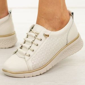 Beżowe skórzane półbuty damskie Filippo Dp7589/26. Brązowe półbuty Filippo, na jesień, bez wzorów, z jeansu, z okrągłym noskiem, bez obcasa, na koturnie, bez zapięcia. Za 219,00 zł.