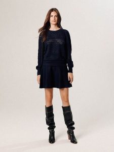 Rodier Sweter w kolorze czarnym rozmiar: M. Czarne swetry oversize Rodier, m, bez wzorów, z wełny, bez ramiączek. Za 282,99 zł.