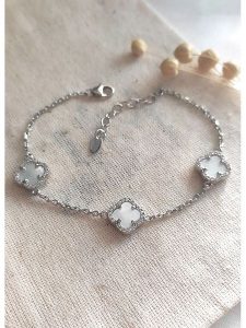 Miu Silver Srebrna bransoletka z masą perłową rozmiar: onesize. Białe bransoletki Miu Silver, z perłą, srebrne. Za 169,67 zł.