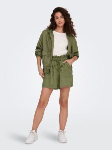 ONLY Szorty "Kenya" w kolorze khaki rozmiar: XS. Brązowe szorty ONLY, bez wzorów, z podwyższonym stanem. Za 39,49 zł.