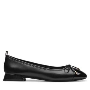 Baleriny Clarks. Czarne balerinki Clarks, bez wzorów, bez obcasa, bez zapięcia. Za 349,99 zł.