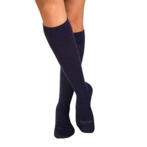 Skarpety uciskowe 3/4 z wełny merynosów, ciemnoniebieskie. Niebieskie skarpetki OEM, bez wzorów, z wełny. W wyprzedaży za 92,32 zł.
