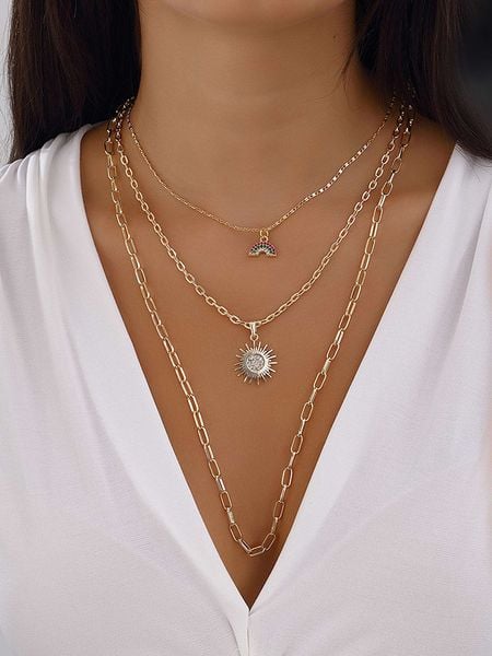 Nakkash Pozłacany naszyjnik z cyrkoniami rozmiar: onesize. Żółte naszyjniki Nakkash, z cyrkonią, metalowe. Za 67,95 zł.