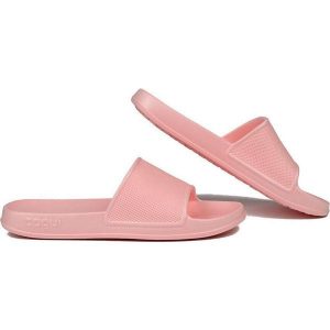 Klapki damskie Coqui Tora. Czerwone klapki Coqui, bez wzorów, bez obcasa. Za 131,99 zł.