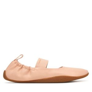 Baleriny Calvin Klein. Białe balerinki Calvin Klein, bez wzorów, bez obcasa, bez zapięcia. Za 409,99 zł.