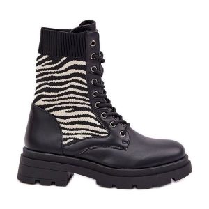 Botki Workery Damskie Ze Skarpetą Zebra Czarne. Czarne botki bez wzorów, ze skóry, bez obcasa, bez zapięcia. Za 114,06 zł.