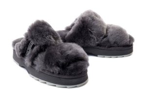 EMU AUSTRALIA W12316 WOBBEGONG charcoal, kapcie/klapki damskie. Szare kapcie EMU Australia, bez wzorów, z gumy. Za 219,95 zł.