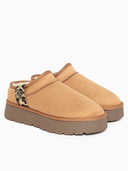 Blackfield Kapcie "Edila" w kolorze jasnobrązowym rozmiar: 39. Brązowe kapcie Blackfield, bez wzorów. Za 148,26 zł.