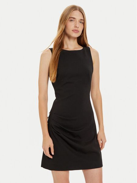 Guess Sukienka koktajlowa Lena W4BK14 KBJP2 Czarny Slim Fit. Czarne kombinezony Guess, xs, z aplikacjami, ze lnu, wizytowe, bez kołnierzyka, bez ramiączek. Za 269,99 zł.