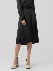 Vero Moda Spódnica trapezowa Noa 10274397 Czarny Regular Fit. Czarne spódnice Vero Moda, m, bez wzorów, z syntetyku. Za 129,99 zł.