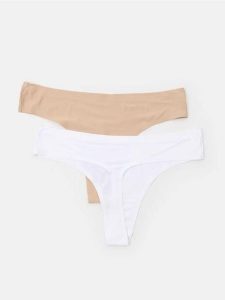 Bezszwowe stringi typu tanga 2 pack - biały. Białe stringi Sinsay, bez wzorów. Za 12,99 zł.