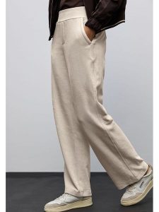 Cecil Spodnie sztruksowe w kolorze kremowym rozmiar: W42/L30. Brązowe spodnie z wysokim stanem Cecil, bez wzorów, ze sztruksu, z podwyższonym stanem. Za 161,73 zł.