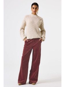 Garcia Spodnie sztruksowe w kolorze jasnobrązowym rozmiar: S. Brązowe spodnie z wysokim stanem Garcia, bez wzorów, ze sztruksu, z podwyższonym stanem. Za 184,46 zł.