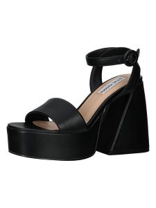 Steve Madden Sandały w kolorze czarnym rozmiar: 40. Czarne sandały Steve Madden, bez wzorów, z otwartym noskiem, bez obcasa, na koturnie, bez zapięcia. Za 215,21 zł.