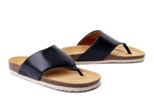 DR. BRINKMANN 700531-01 schwarz, klapki damskie. Czarne klapki Dr. Brinkmann, bez wzorów, bez obcasa. Za 143,94 zł.