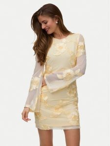 Vero Moda Sukienka koktajlowa Quinn 10348613 Żółty Regular Fit. Żółte kombinezony Vero Moda, l, bez wzorów, z syntetyku, wizytowe, bez kołnierzyka, bez ramiączek. Za 259,99 zł.