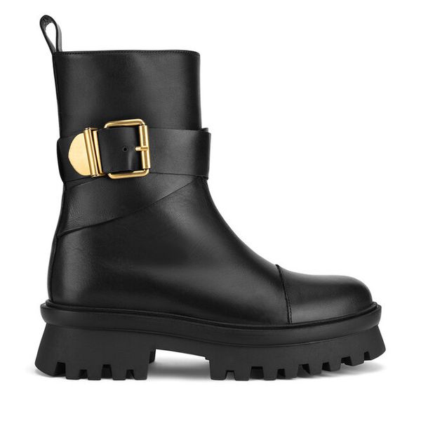 Botki Badura. Czarne botki Badura, bez wzorów, bez obcasa, na płaskiej podeszwie, bez zapięcia. Za 449,99 zł.