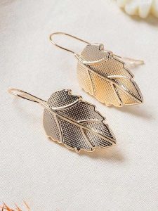 Lodie Silver Pozłacane kolczyki rozmiar: onesize. Szare kolczyki Lodie Silver, metalowe. Za 43,99 zł.