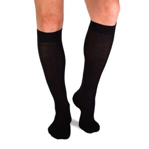 Długie skarpety uciskowe 3/4 z wełny merynosów, czarne. Czarne skarpetki OEM, bez wzorów, z wełny. W wyprzedaży za 92,48 zł.