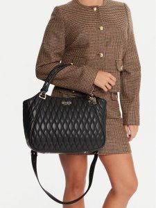 Guess Torebka Valla HWQG81 22220 Czarny. Czarne torebki klasyczne Guess, z aplikacjami, ze skóry, bez dodatków. Za 439,99 zł.