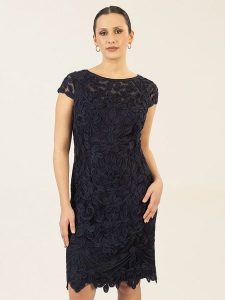 APART Sukienka w kolorze granatowym rozmiar: 36. Niebieskie sukienki Apart, bez wzorów, bez kołnierzyka, bez ramiączek, mini. Za 325,03 zł.