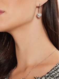 Guess Kolczyki JUBE04 505JW Srebrny. Szare kolczyki Guess, metalowe. Za 219,99 zł.