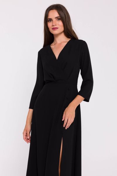 Elegancka sukienka rozkloszowana kopertowy dekolt czarna. Czarne sukienki Stylove, do pracy, uniwersalny, z aplikacjami, z elastanu, biznesowe, bez kołnierzyka, bez ramiączek, midi, dopasowane. Za 359,00 zł.