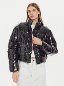 Noisy May Kurtka zimowa Colbie 27031065 Czarny Regular Fit. Czarne kurtki Noisy may, na zimę, l, bez wzorów, z syntetyku, bez kaptura. Za 229,99 zł.