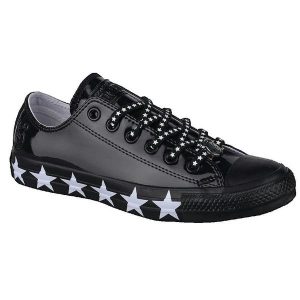 Buty Kobieta Converse Miley Cyrus Chuck Taylor All Star czarny. Białe trampki Converse, bez wzorów, bez zapięcia. Za 296,99 zł.