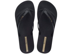 Klapki japonki damskie Ipanema Bossa Soft V. Czarne klapki Ipanema, bez wzorów, z materiału, bez obcasa. Za 89,99 zł.
