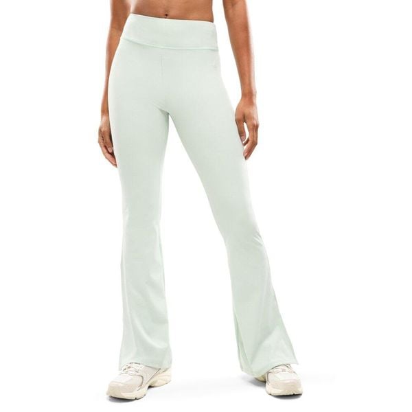 Damskie legginsy sportowe z rozszerzaną nogawką Fitness Siroko Icardi Green. Zielone legginsy SIROKO, bez wzorów, z tkaniny, z podwyższonym stanem. W wyprzedaży za 126,00 zł.