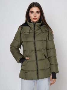 Steve Madden Kurtka zimowa w kolorze ciemnozielonym rozmiar: M. Zielone kurtki Steve Madden, na zimę, m, bez wzorów, z puchu, bez kaptura. Za 173,99 zł.