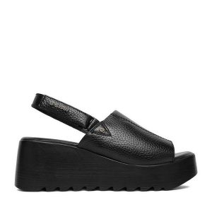 Sandały G-Star Raw. Czarne sandały G-Star Raw, bez wzorów, bez obcasa, na koturnie, bez zapięcia. Za 259,99 zł.