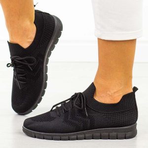 Czarne sportowe buty damskie Potocki 16329. Czarne buty sportowe POTOCKI, na lato, bez wzorów, z dresówki, bez zapięcia, do biegania. Za 89,00 zł.